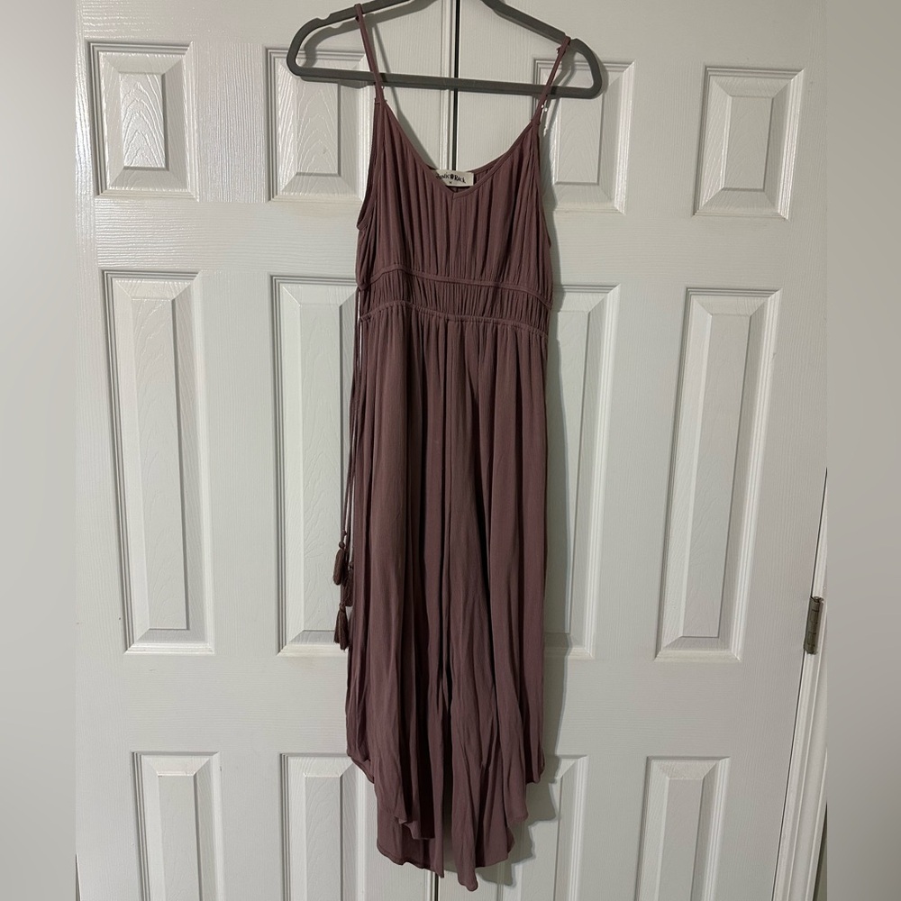 Women’s Mauve Spaghetti strap pantsuit with elastic waist. Size Medium